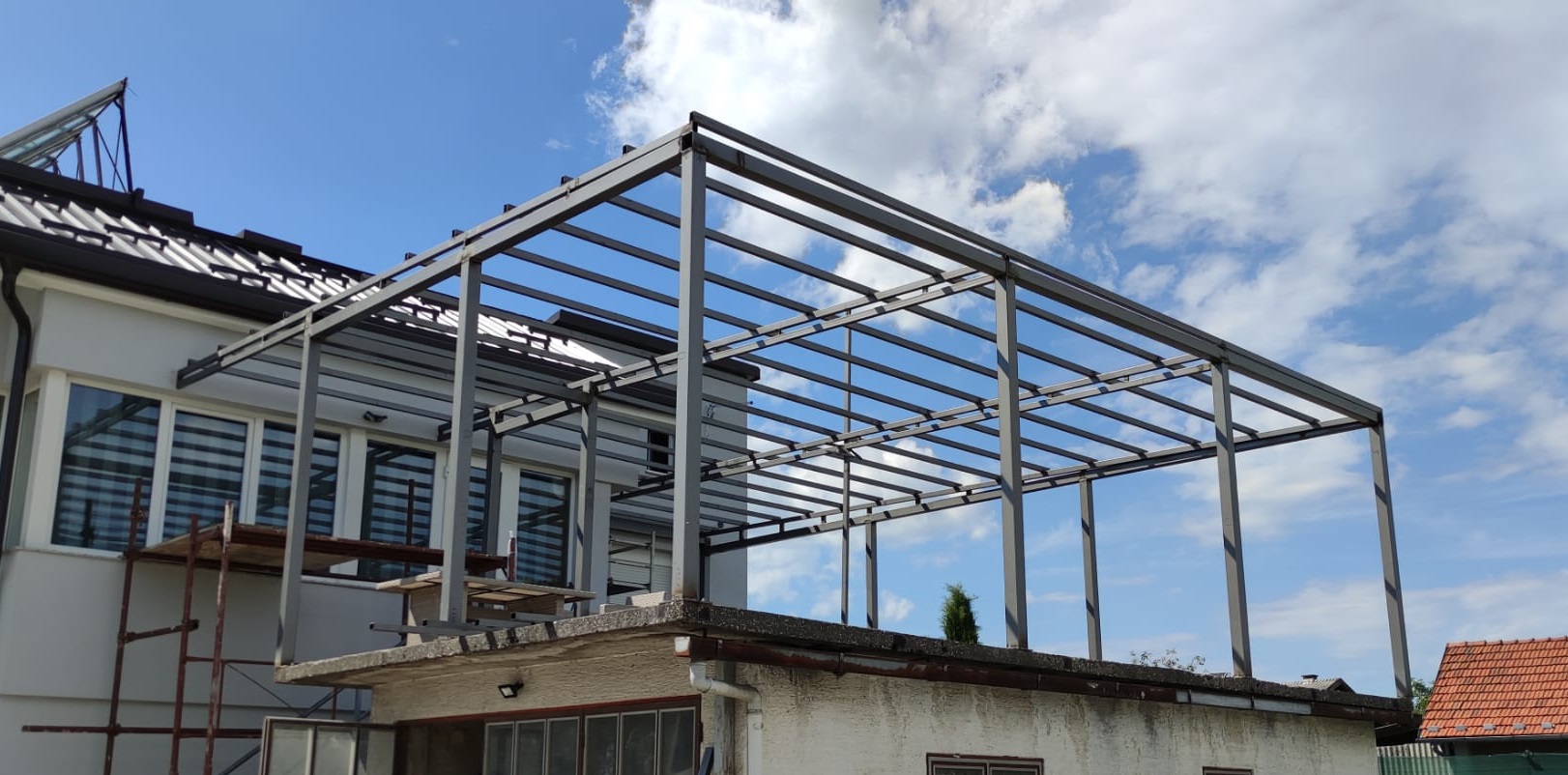 Čelične nadstrešnice i metalne hale